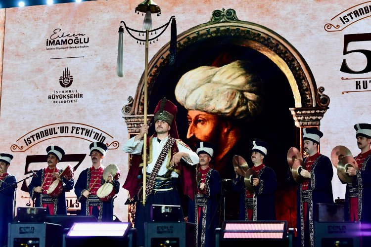 İstanbul'da coşkulu fetih gecesi