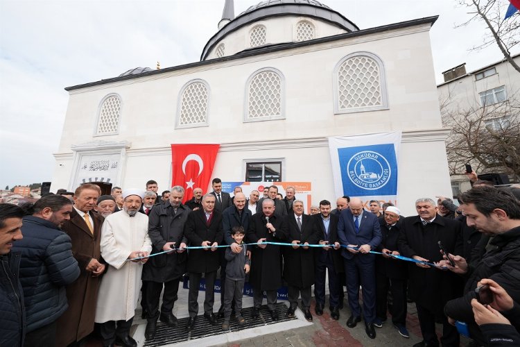 İstanbul Üsküdar'da Kıroğlu Camii ibadete açıldı