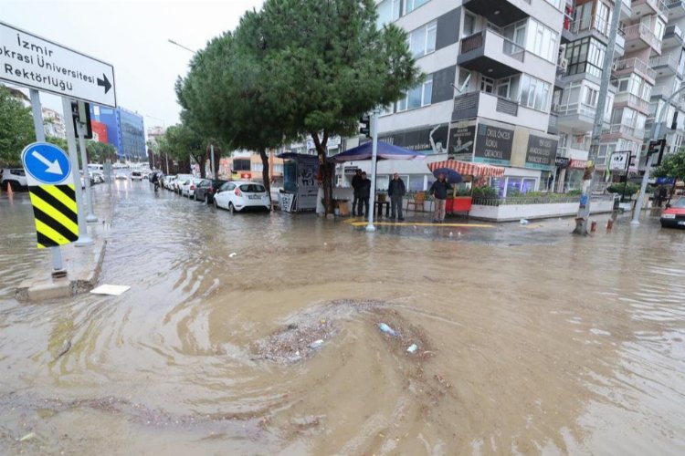 İzmir'de hayat felç oldu