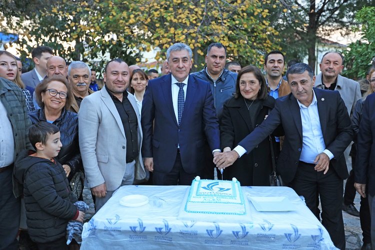 İzmir Güzelbahçe Belediyesi'nden yeni yıl mesajı