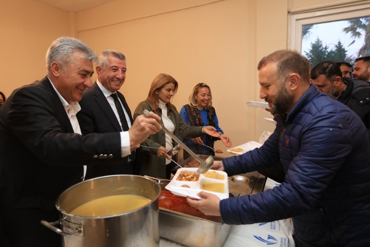 İzmir Güzelbahçe'de iftar yemeğinde ‘İnce’ birliktelik