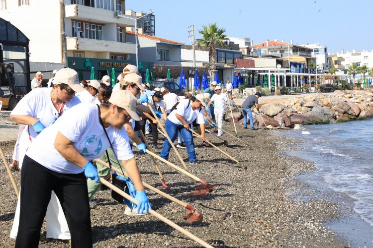 İzmir Güzelbahçe'de imece temizlik!