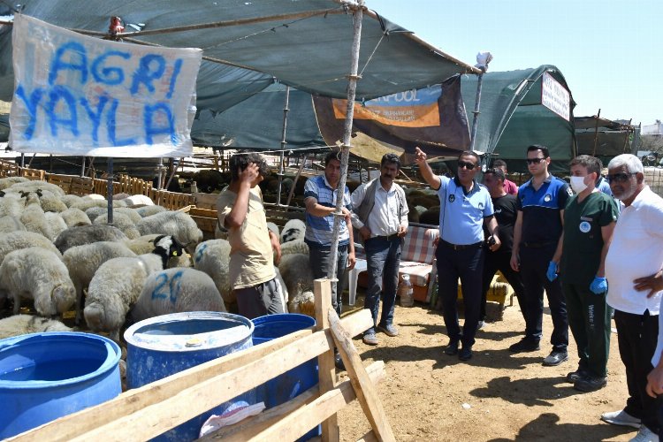 İzmir Karabağlar'da bayram öncesi sıkı denetim