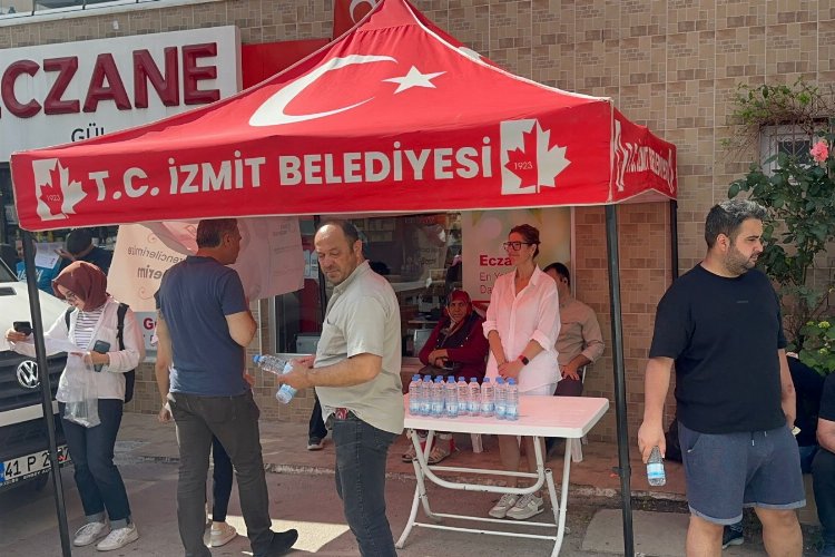 İzmit Belediyesi YKS adaylarının heyecanına ortak oldu