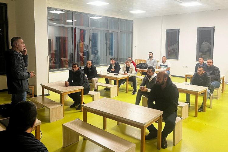 İzmit'te babalar bilgileniyor