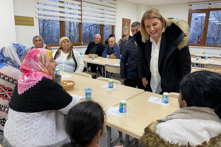 İzmit'te Başkan Hürriyet canları yalnız bırakmadı