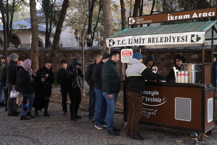 İzmit'te çorba hizmetine vatandaşlardan tam not