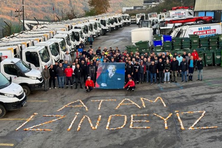 İzmit'te emekçilerden eldivenlerle ‘Atam İzindeyiz’