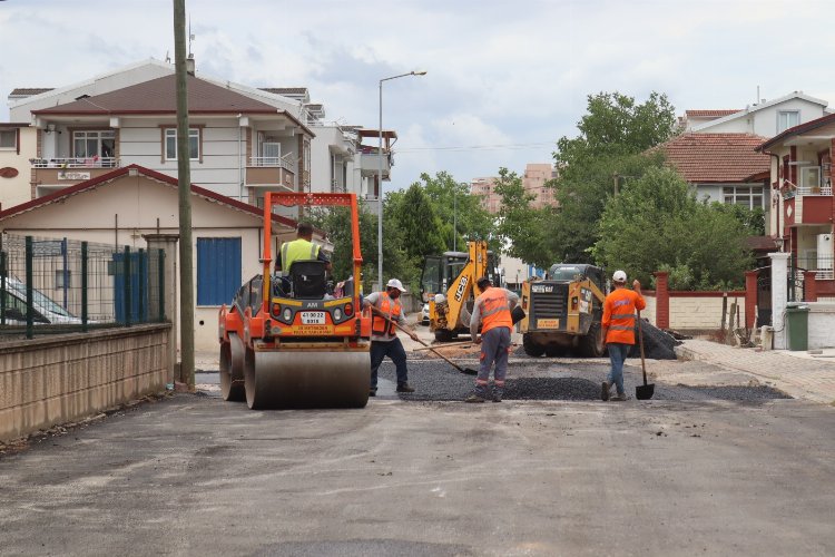 İzmit'te modern yollar için çalışmalar sürüyor