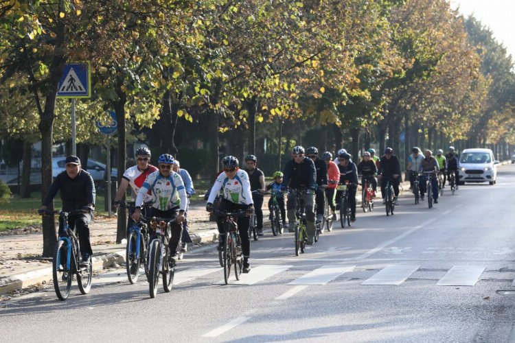 İzmit’te pedallar 100. Yıl için çevrildi