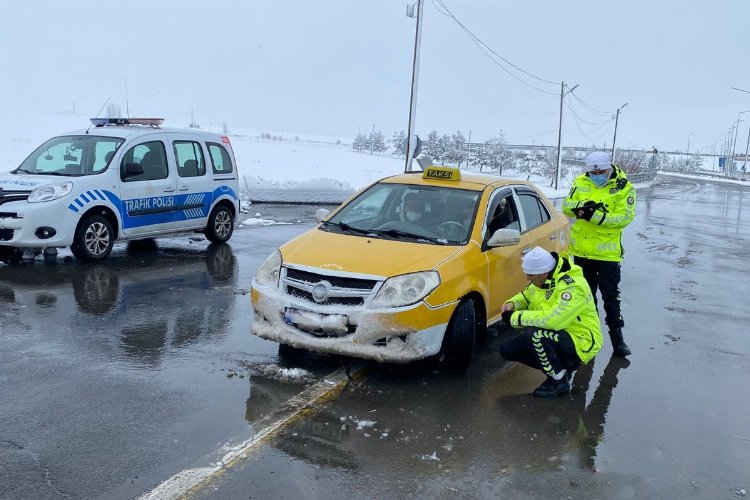 Kış lastiği denetimlerinde 842 araca trafikten men