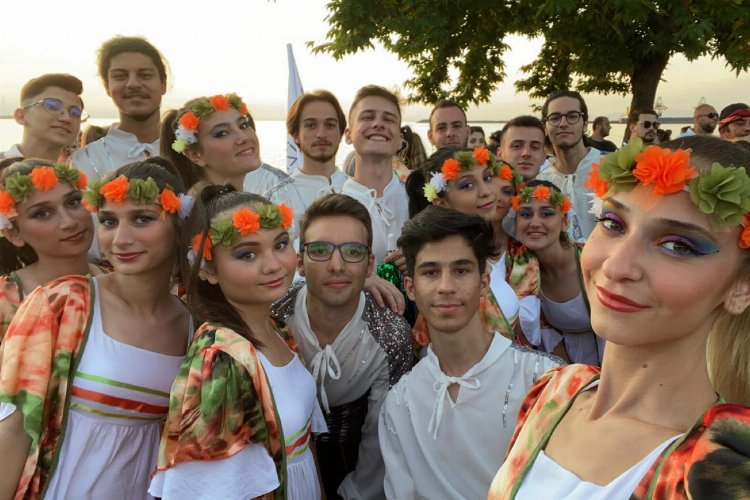 Karadeniz Ereğli sokaklarında İzmit Marşı