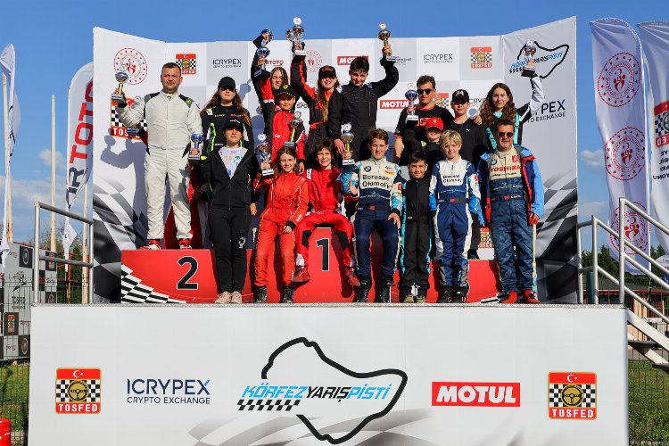 Karting ilk ayakta büyük çekişme başladı