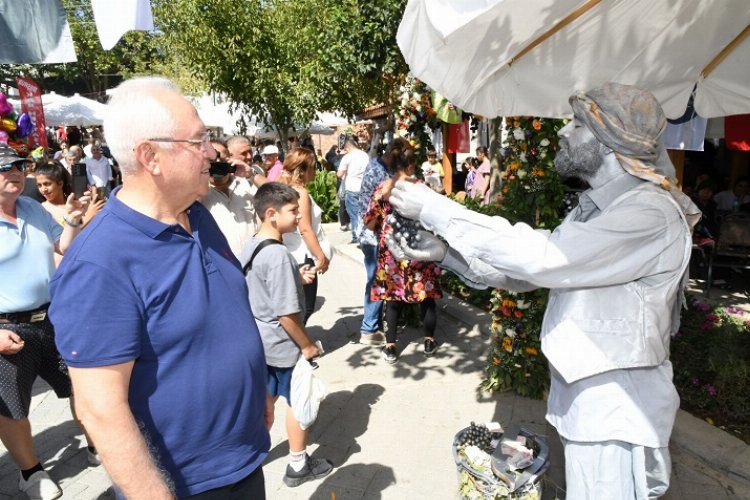 Kavacık Üzüm Festivali'ne 'pazar' akını