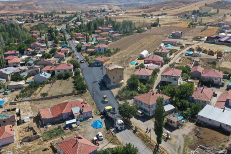 Kayseri Akkışla'da işler 'yol'unda gidiyor