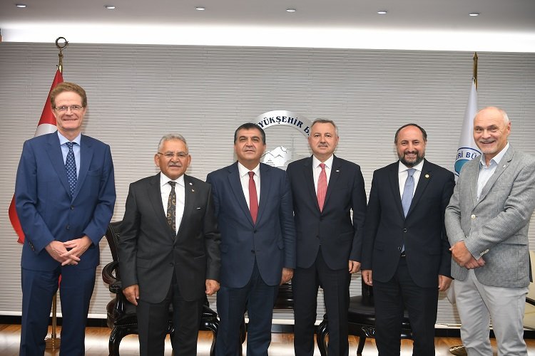 Kayseri Büyükşehir'e ziyaretçi akını