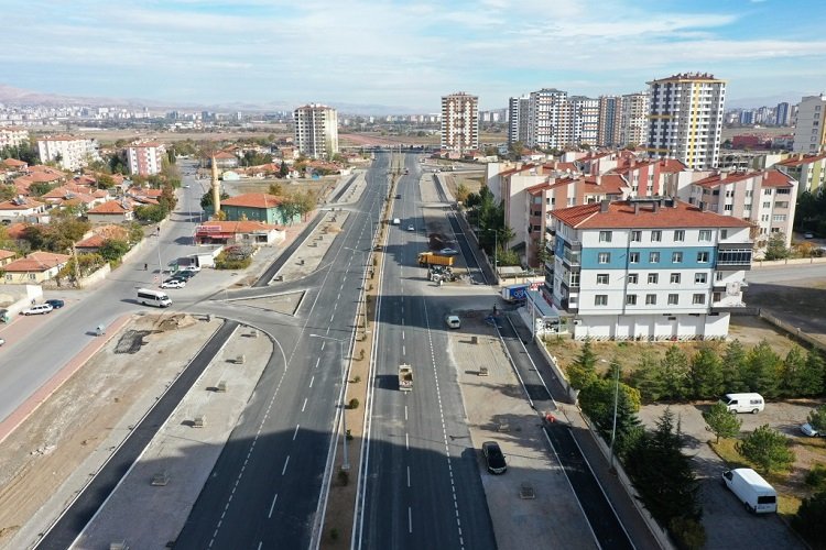 Kayseri Kocasinan asfaltta gece gündüz mesaiyle rekor kırdı