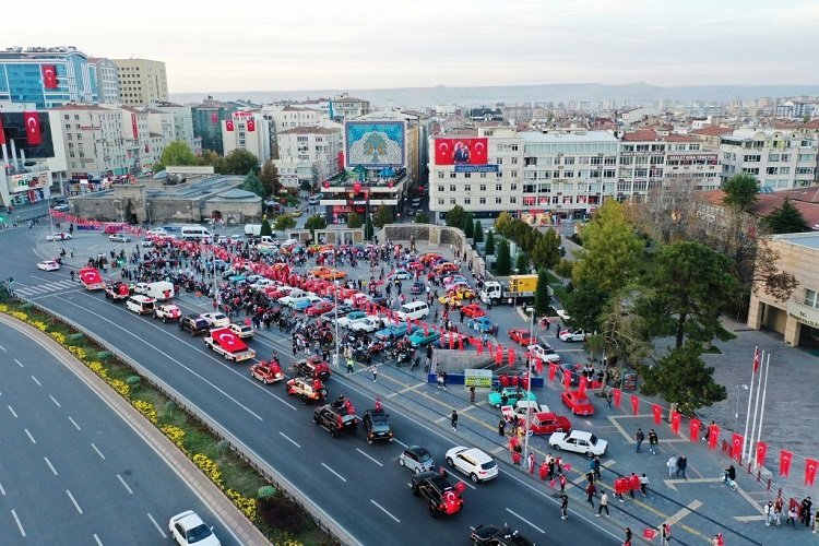 Kayseri Kocasinan'da Ay Yıldız Turu'na büyük ilgi