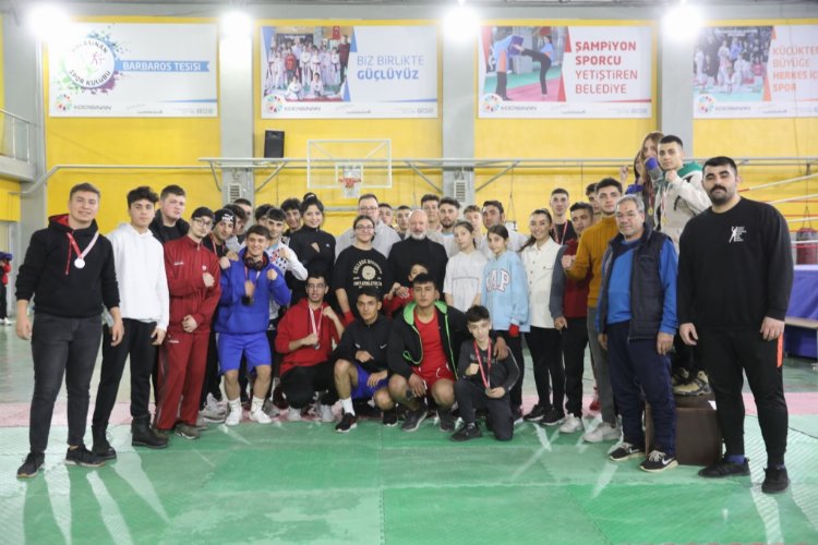 Kayseri Kocasinan'da sporcular tek yumruk