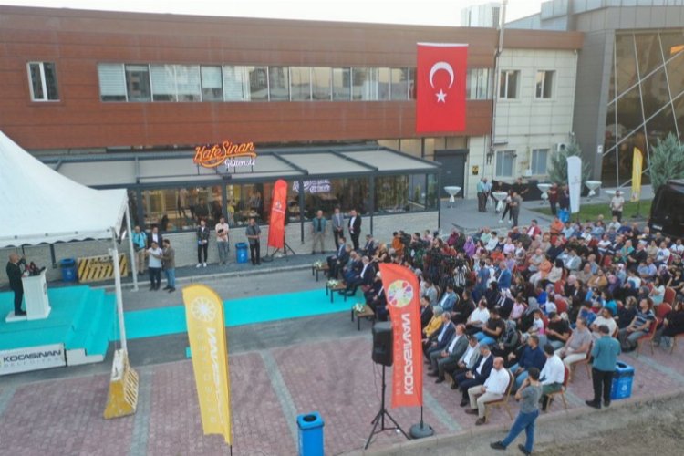 Kayseri Kocasinan'ın çehresi sosyal tesislerle değişiyor