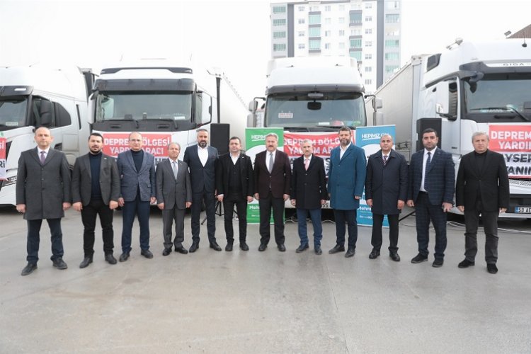 Kayseri Melikgazi'nin yardım tırları Yeşilyurt'a ulaştı