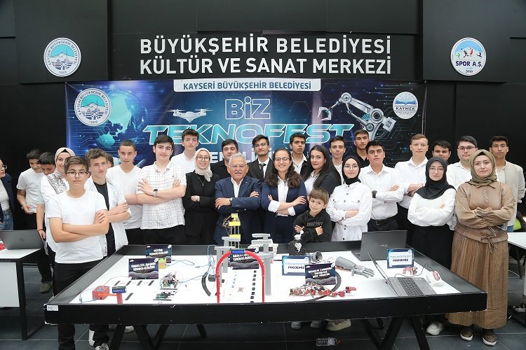 Kayseri’nin 6’ncı üniversitesi KAYMEK’ten coşkulu yıl sonu programı