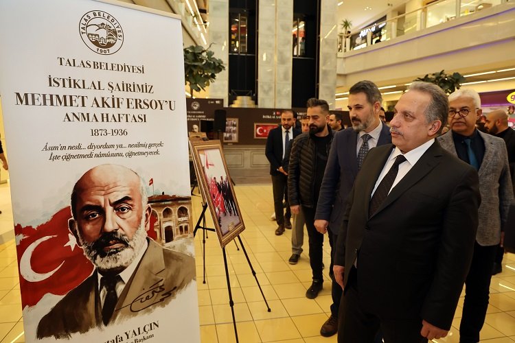 Kayseri Talas Mehmet Akif'i sergiyle andı