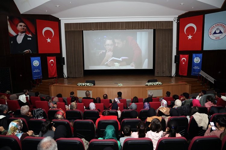 Kayseri Talas'ta 3 Aralık'a özel film gösterimi