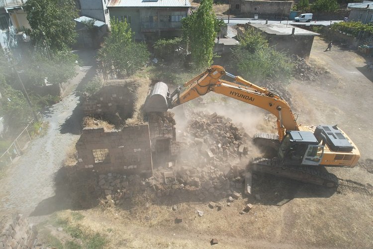 Kayseri Talas'ta Başakpınar yenileniyor