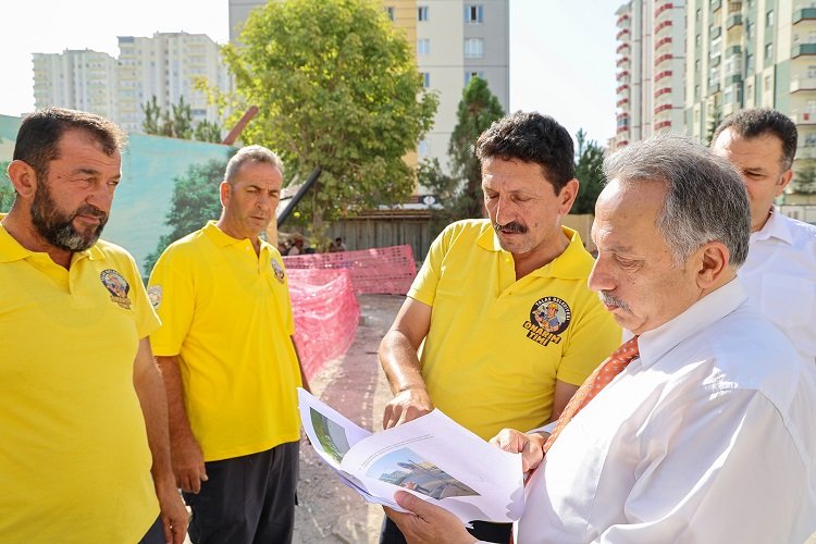 Kayseri Talas'ta onarım timi çalışıyor