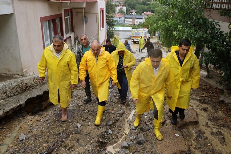 Kayseri Yahyalı'da sel yaraları sarılıyor