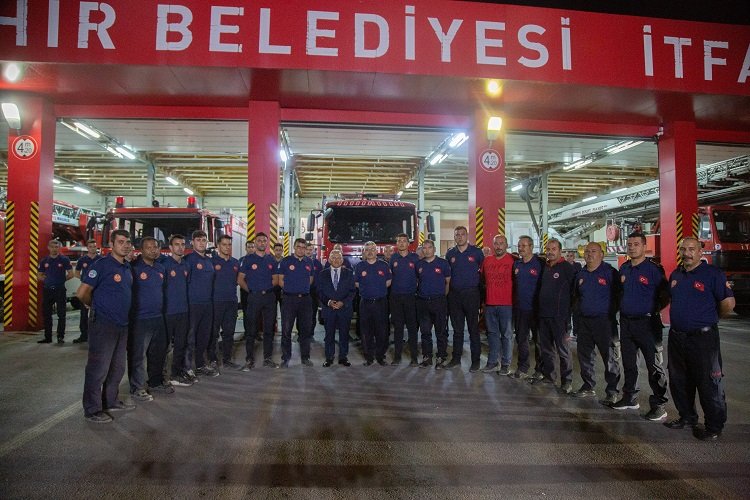 Kayserili itfaiyecilere Büyükkılıç'tan övgü