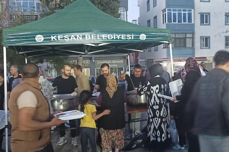 Keşan Belediyesi’nin iftarına yoğun ilgi