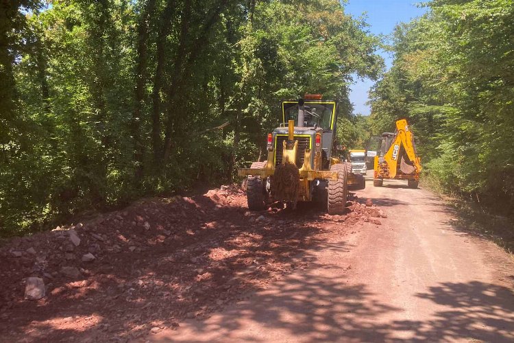 Kocaeli Büyükşehir'den bozuk yol mesaisi