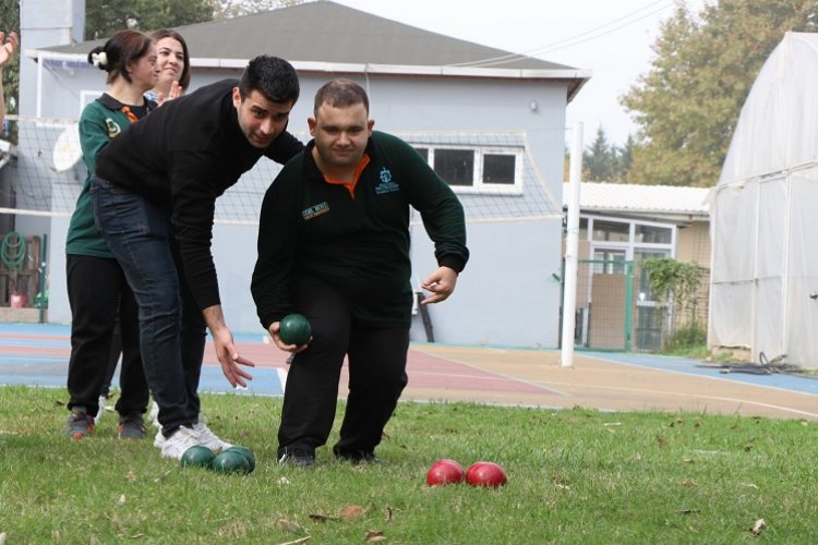 Kocaeli Büyükşehir'den özel öğrencilere spor şenliği