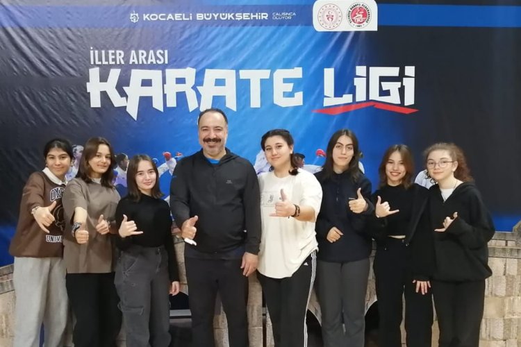 Kocaeli Çayırova Belediyesi’nden 1 kupa, 8 madalya