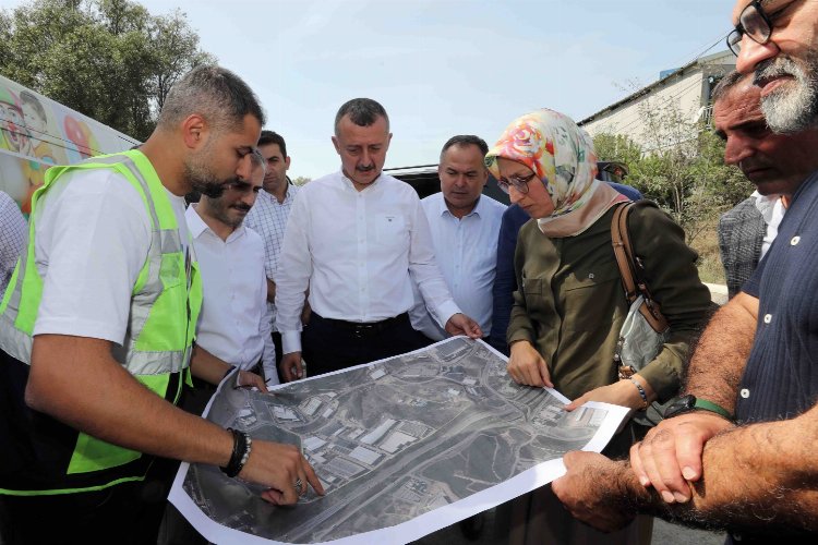 Kocaeli'de cadde ve yol çalışmalarına yakın mercek