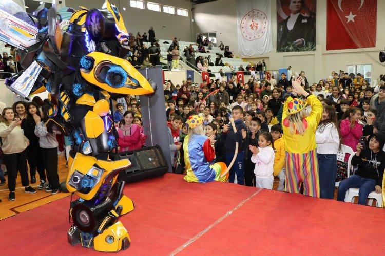 Kocaeli'de coşkulu tatil şenliği