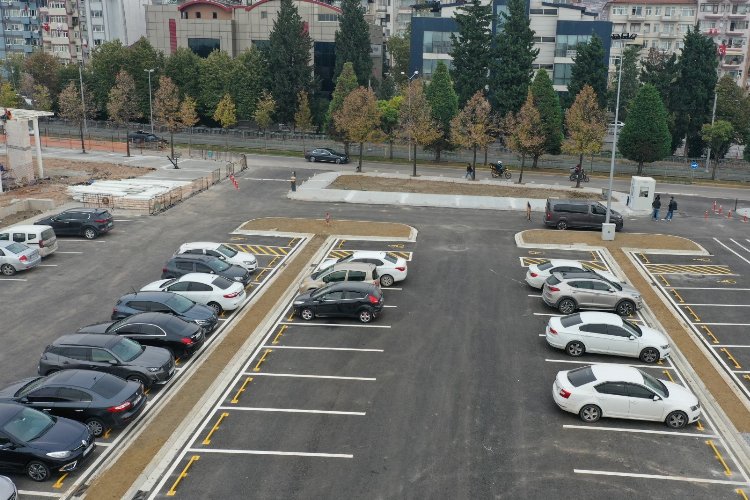 Kocaeli'de Milli İrade Meydanı otoparkı faaliyette