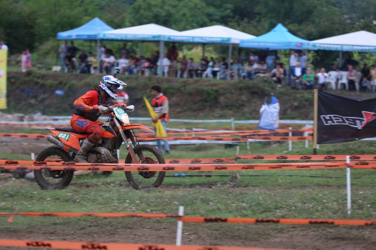 Kocaeli'de 'Süper Enduro' nefesleri kesti