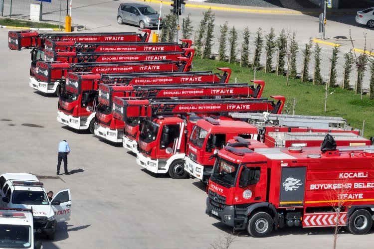 Kocaeli'de yeni araçlar İtfaiyenin gücüne güç katacak