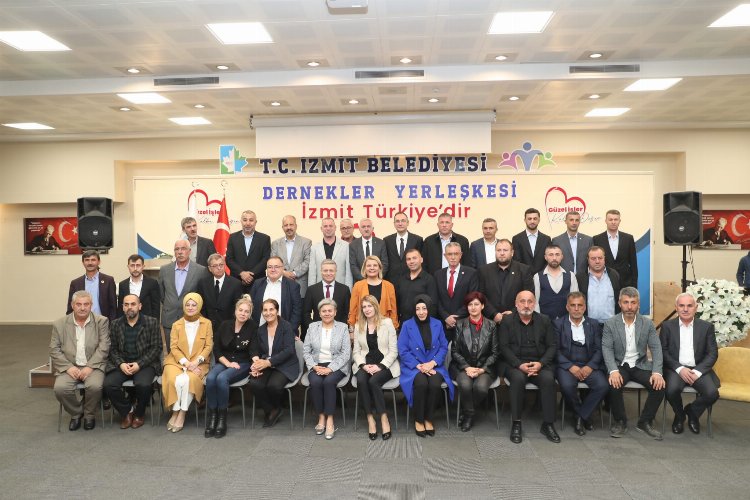 Kocaeli İzmit'te Başkan Hürriyet muhtarlarla buluştu