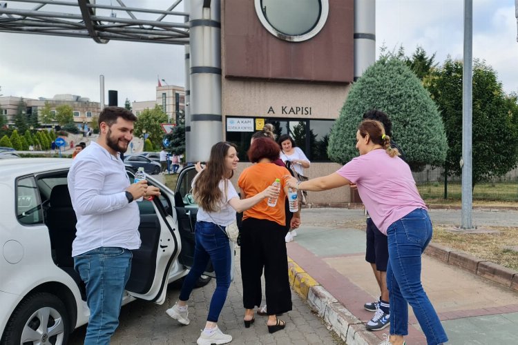 Kocaeli İzmit'te KPSS adayları yalnız bırakılmadı