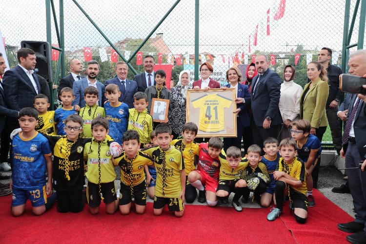 Kocaeli İzmit'te Nihat Gürer Spor Tesisleri açıldı