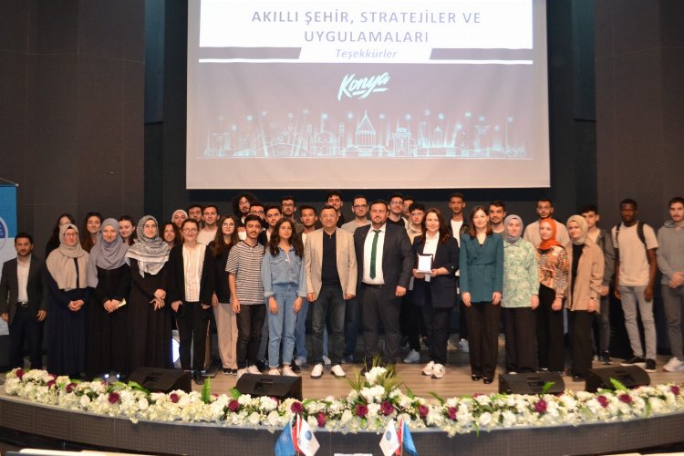 Konya'da akıllı şehir uygulamaları anlatıldı