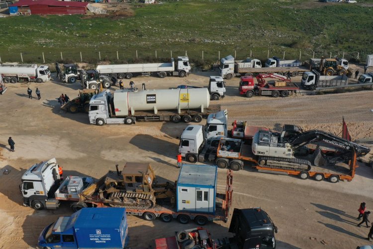 Konya deprem bölgesine araç şantiyesi kurdu