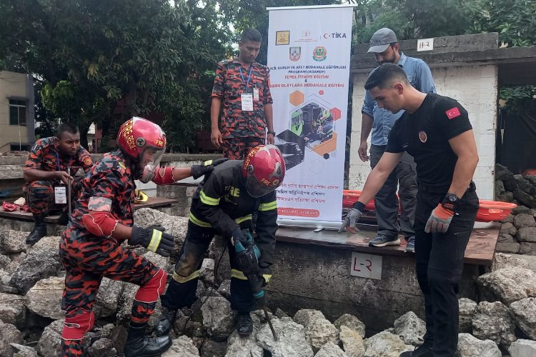 Konyalı itfaiyeciler Bangladeş'i eğitti