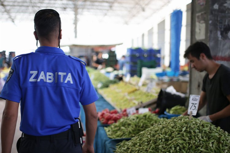 Kütahya'da zabıta ekiplerinden pazar denetimi