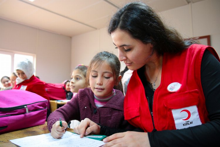 Kızılay'dan eğitime tam destek