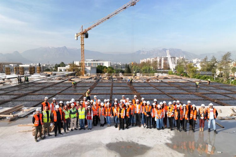 MAKÜ’lü öğrenciler katlı otoparkı inceledi